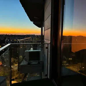 Two Triton Park Apartament